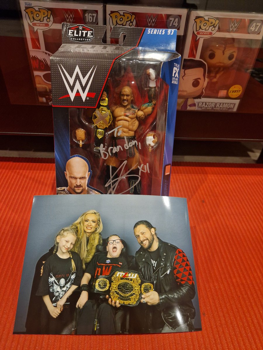 BrandonMUFCWWE's tweet photo. Safe journey home to @realKILLERkross &amp; @Lady_Scarlett13 Brandon and his sister were really happy to meet yous. Come back soon!

@ftlowrestling was awesome as always https://t.co/4XaCXXtfku