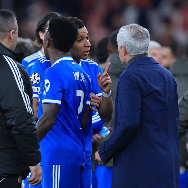 🚨 Adebayor: “Mourinho? I think he got it completely wrong, and for the first time I can’t agree with Mourinho. There is no place for racism in football.”