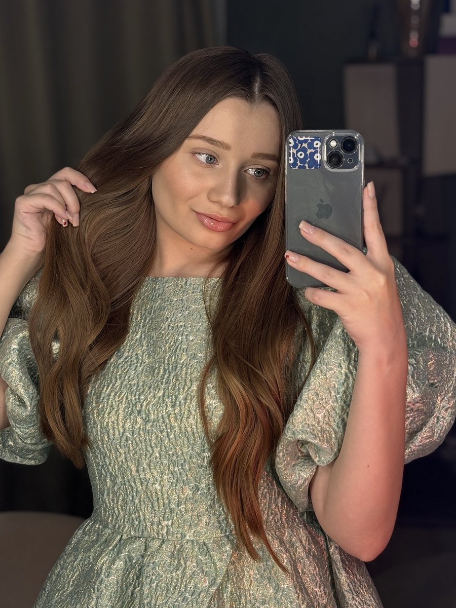 Anna 🌙 tweet media
