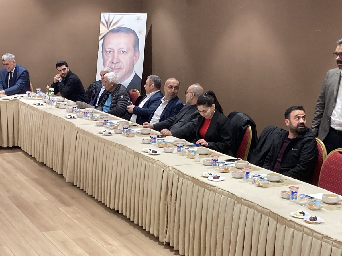 Büyük Türkiye Yolunda İlk Günkü Aşkla!
Maltepe İlçe Teşkilatımız olarak, partimizin temellerini atan, bu kutlu davaya gönül vermiş kıymetli Kurucularımızlaiftar soframızda bir araya geldik.
<a href="/akpartiistanbul/">AK Parti İstanbul</a> 
<a href="/abdullahozdemir/">Abdullah Özdemir</a> 
<a href="/nuryuzbasioglu/">Z.Nurdoğan Yüzbaşıoğlu</a> 
<a href="/akpinarturgay/">Turgay Akpınar</a> 
<a href="/Behadir/">Serkan Bahadir</a>