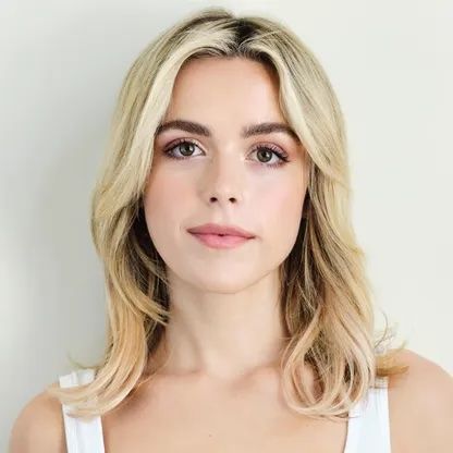 CINEMATIC_VRS's tweet photo. #PrimeVideo's newest rom-com, #GoodbyeGirl, starring Cole Sprouse and Kiernan Shipka, is now officially in production. 🎥
Source: Rotten Tomatoes https://t.co/KgsqH7uKfp