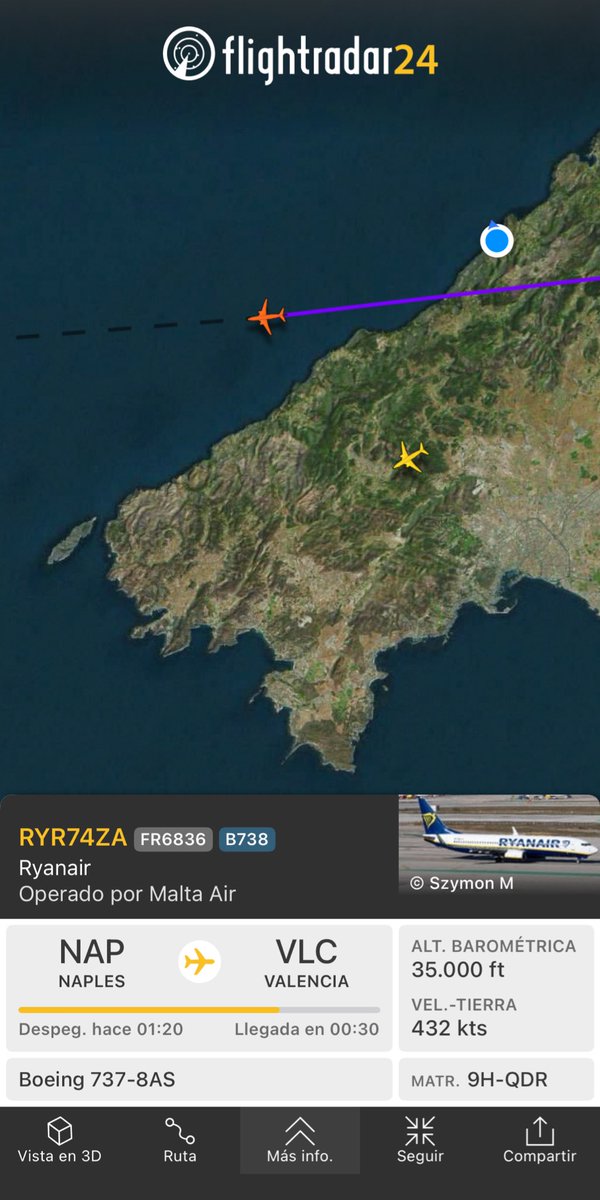 SrRisu's tweet photo. Oye @Ryanair_ES de nada por este fotón a vuestro 9H-QDR sobrevolando Mallorca https://t.co/Mr6QGr9qL4