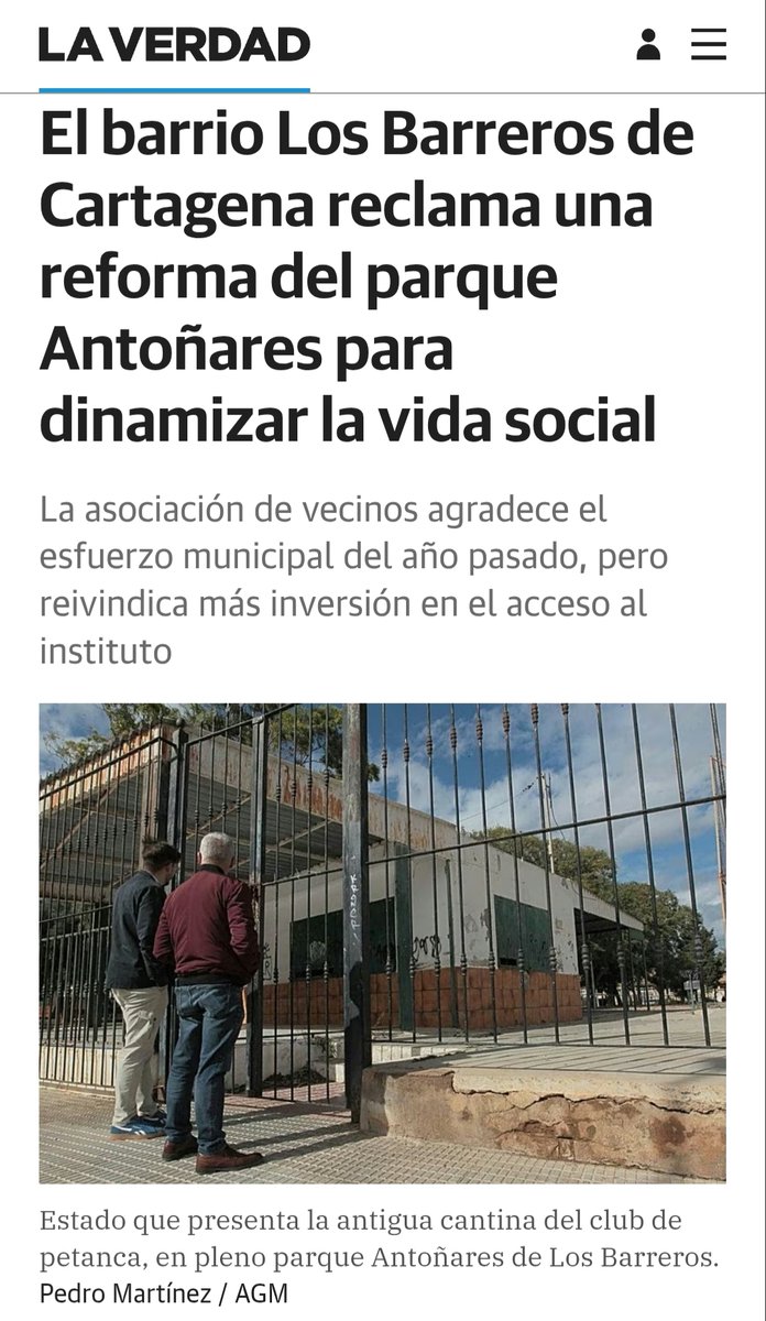El PCAN denunció hace 1 año que la base de la valla de hierro, de 2 metros y medio, del Parque Antoñares de Los Barreros está podrida sin casi sujeción con el suelo. Hay niños que se balancean en los barrotes con riesgo de desplome. Precisa rápida intervención de <a href="/AytoCartagenaES/">Ayuntamiento de Cartagena</a>