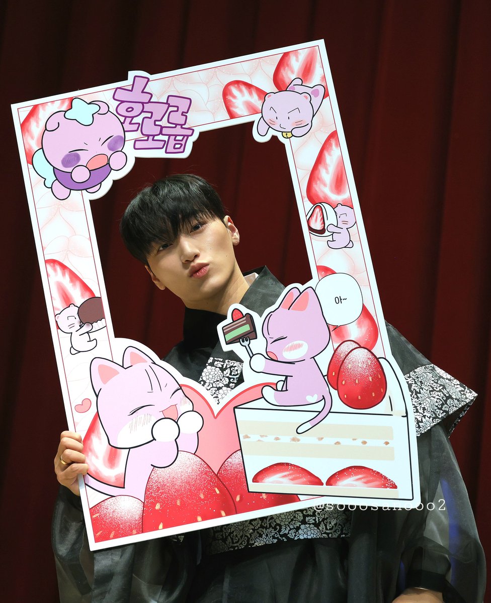 heartinsani's tweet photo. HE GOT SO HAPPY 😭😭😭😭😭😭😭😭😭😭
https://t.co/PY3diMb46u