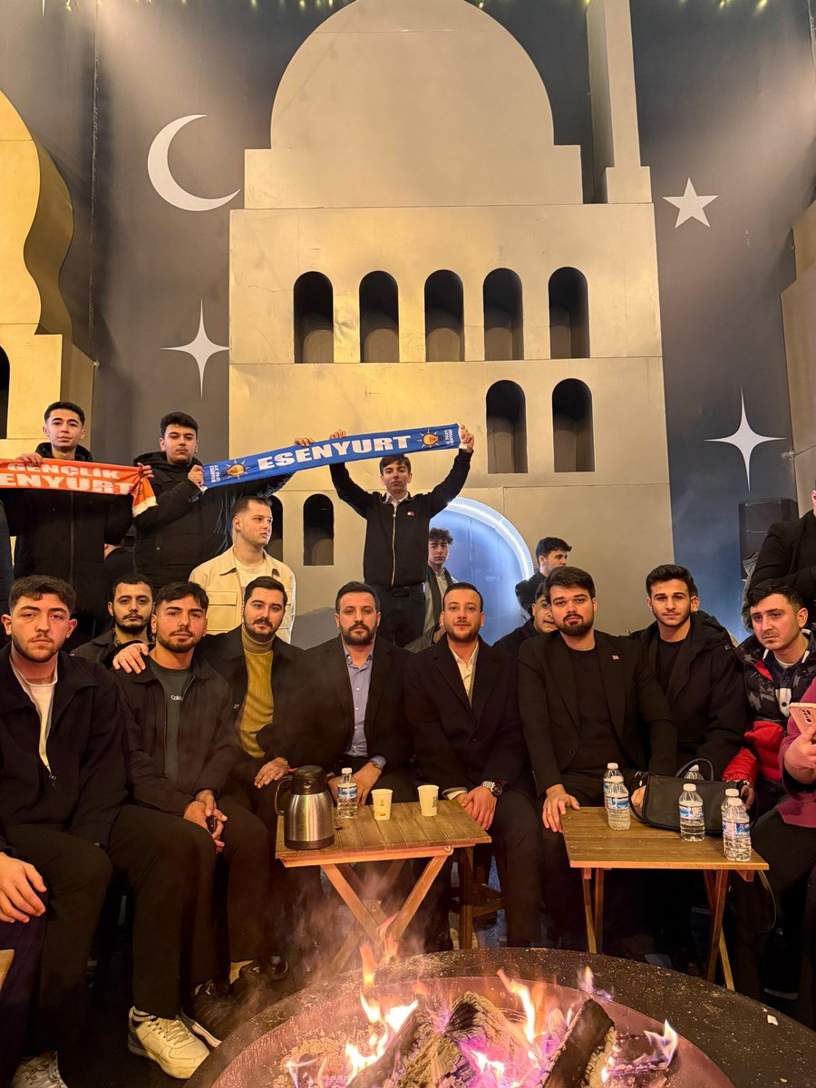AK Parti İstanbul İl Başkanlığı’nda, Gençlik Kolları Mahalle Başkanları iftarımızın ardından <a href="/akgencesenyurtt/">AK Gençlik Esenyurt</a> ile bir aradaydık.

<a href="/akgencistanbul/">AK Gençlik İstanbul</a> 
<a href="/nevzatyucetr/">Nevzat Yüce</a>