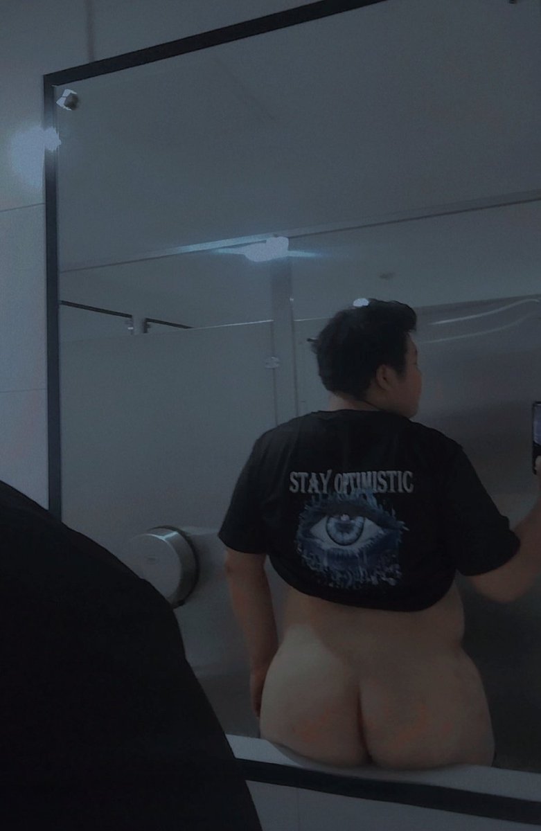 Feliz domingo a todos 🤭 🤭
Hoy es un buen día para pasarla rico 🤭 🔥 🔥