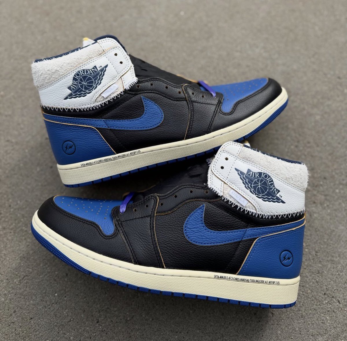 Union x Fragment “CG” Navy/Royal unboxing day is tomorrow!! So tag me in your best shots!!
First one of the year! I’ll be doing them all week as followed!
Monday these
Tuesday OG Low Olive
Wednesday OG high LA Allstar 26’
Thursday Union x Fragment Reds
Friday CNY 26’ YOTH!

Shot