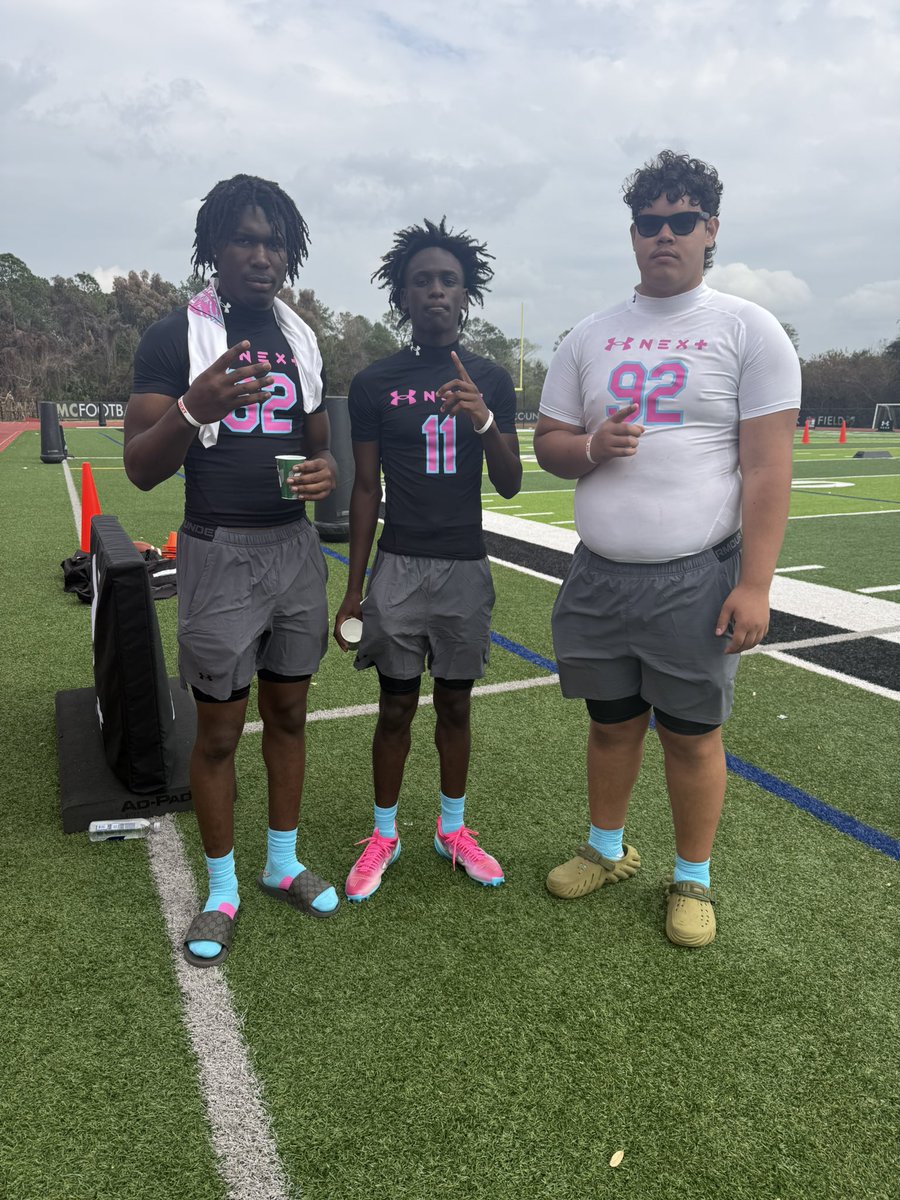 Aaron Lucero | 6’7 330 OL | tweet media