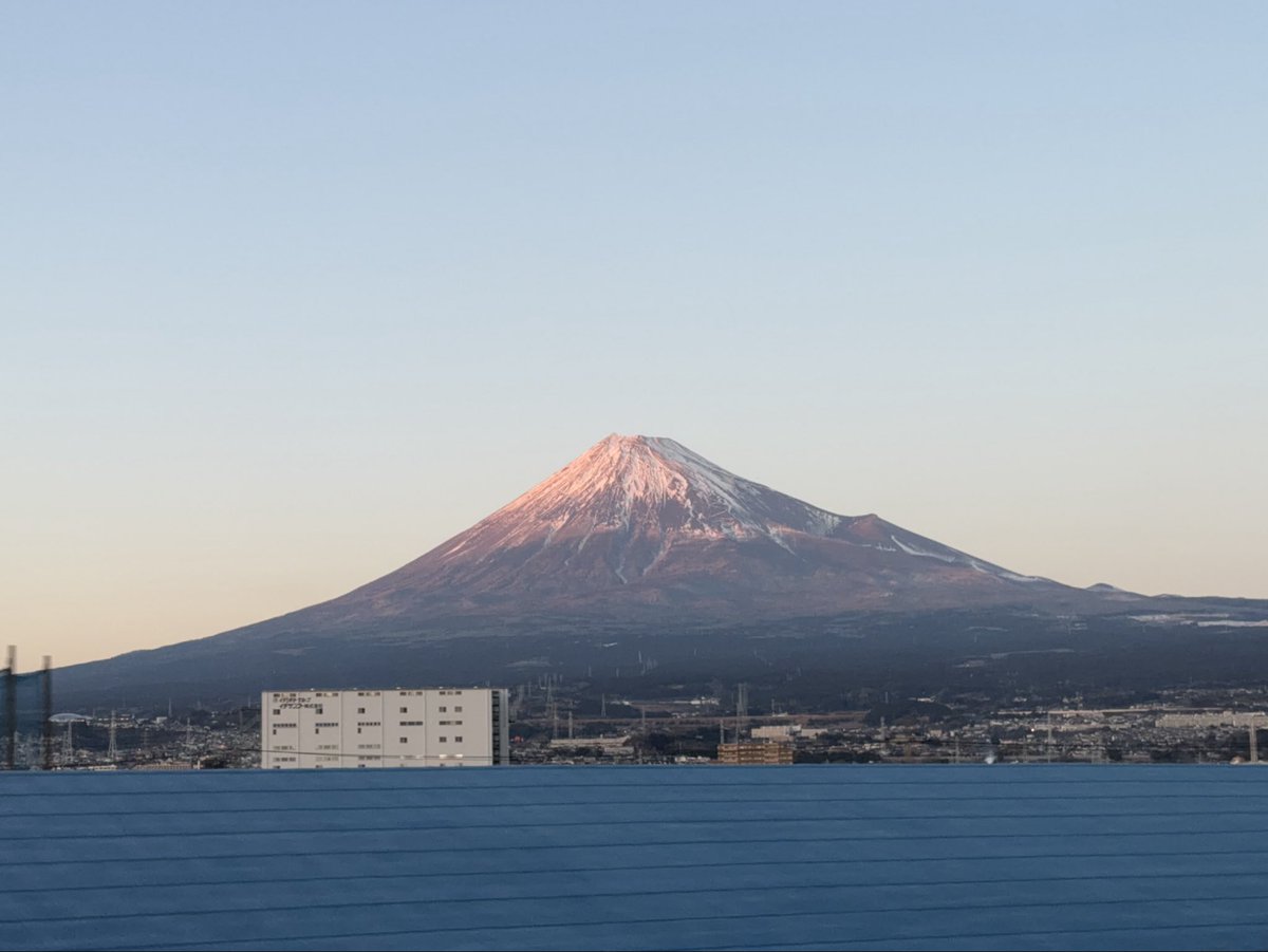 水石　富士山 おはようございます！ 今日は富士山の日だそうです！ 東海道新幹線に