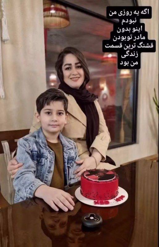 آخرین استوری های جاوید نام افسانه مهدی نژاد، مادر ایلیا :

+ اگه یه روزی من نبودم، اینو بدون، مادر تو بودن قشنگ ترین قسمت زندگی من بود💔