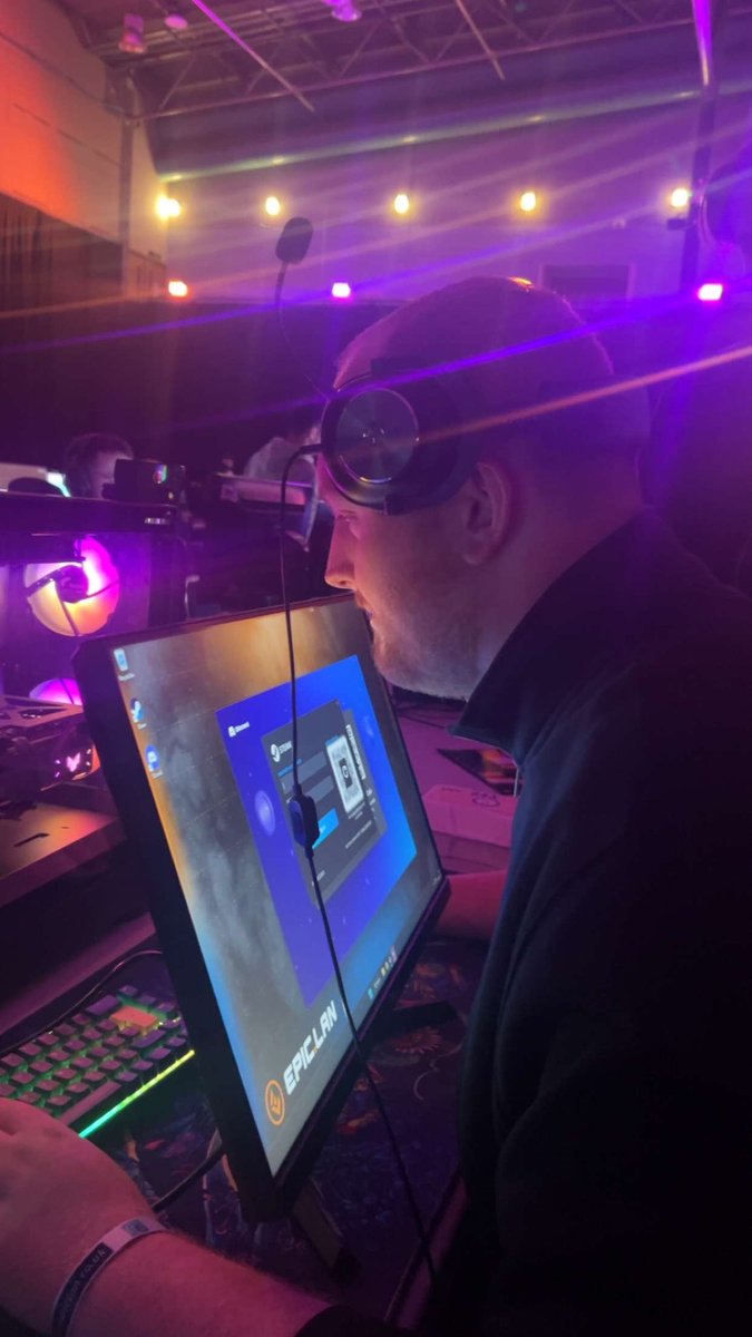 edeninho🦚 tweet media