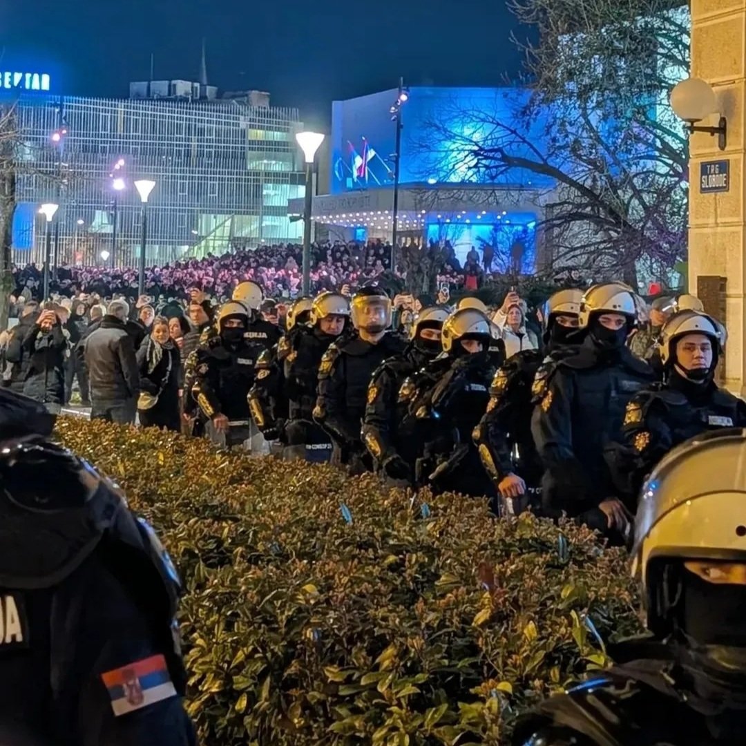 Ljubinka sine, ide tata da brani ćacad