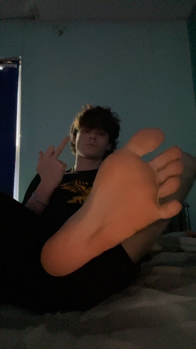AlphaJoeyFINDOM's tweet photo. don’t lie, you want my dirty socks 🤣

@HellGodsPro @MastersEmpireRT @MASTERS_PROMOS @topalphamales
 @AlphaMaleWorld1
@findominfluence @alpha_amplifier

#footworship   #alphafeet #malefeet #alphamaster #farting #farts #malefarts #facesit #armpitworship #alpha #findom https://t.co/2fIvvXg5bq