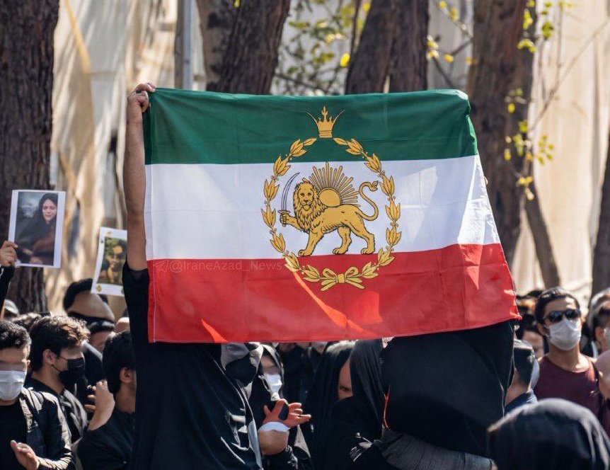 amingards's tweet image. صرفا جهت زیباسازی تایم لاین!

#IranMassacre 
#IranRevolution2026 
#KingRezaPahlavi