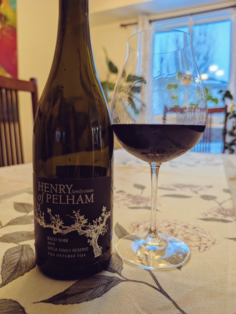 dw42harder's tweet photo. Another delicious 2018 Speck Family reserve Baco Noir with the rich flavour of dark cherries, peppercorn and plums. This was so enjoyable: a beautiful wine to complement the winter evening. The Short Hills Bench and the Speck Bros. are really hidden jewels of Niagara. https://t.co/gBOYGBn0c4