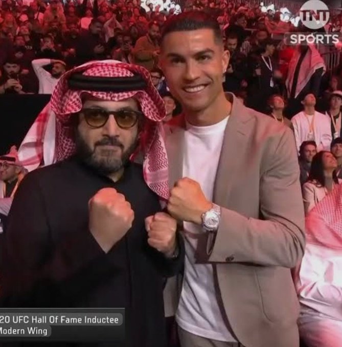 بمناسبة #يوم_التاسيس
بختار حسابين من التغريدة هذي 
      هدية "100 " الف ريال 
         موعدنا بعد صلاة الفجر 
رتويت للتغريدة + لايك❤️ + تعليق بنقطه👌 
#يوم_التاسيس