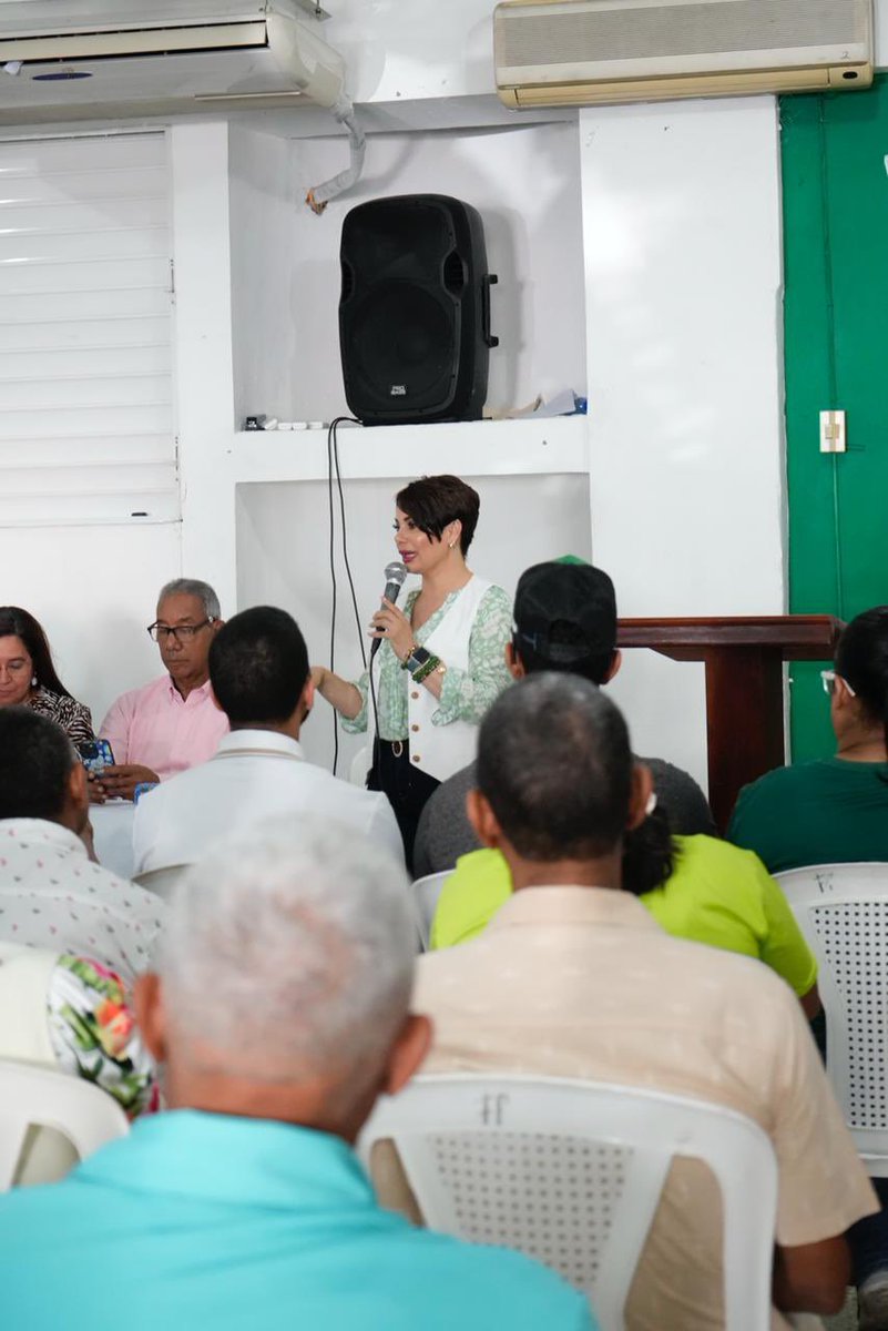 #FPComunica |

La actividad encabezada por los miembros de la dirección política <a href="/LirianoOmar/">Omar Liriano</a> y <a href="/keylaReyna04/">Keyla Reyna</a> , juntos a los presidentes del lugar arriba los mando