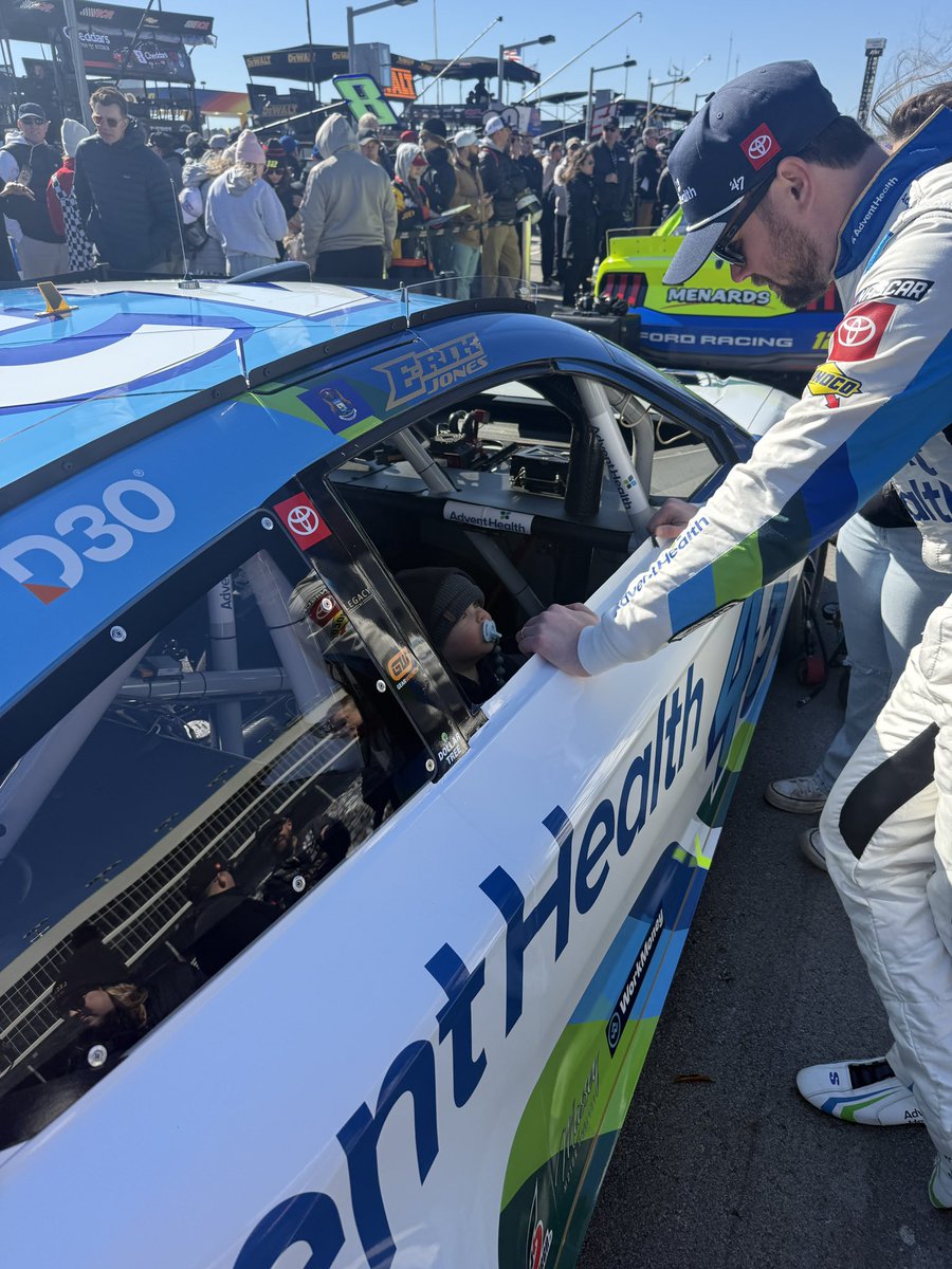 Drivers & David are ready to roll!