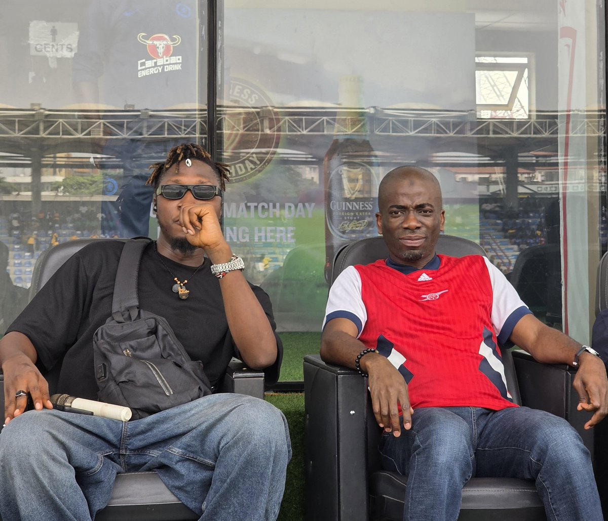 AareMusbau tweet media