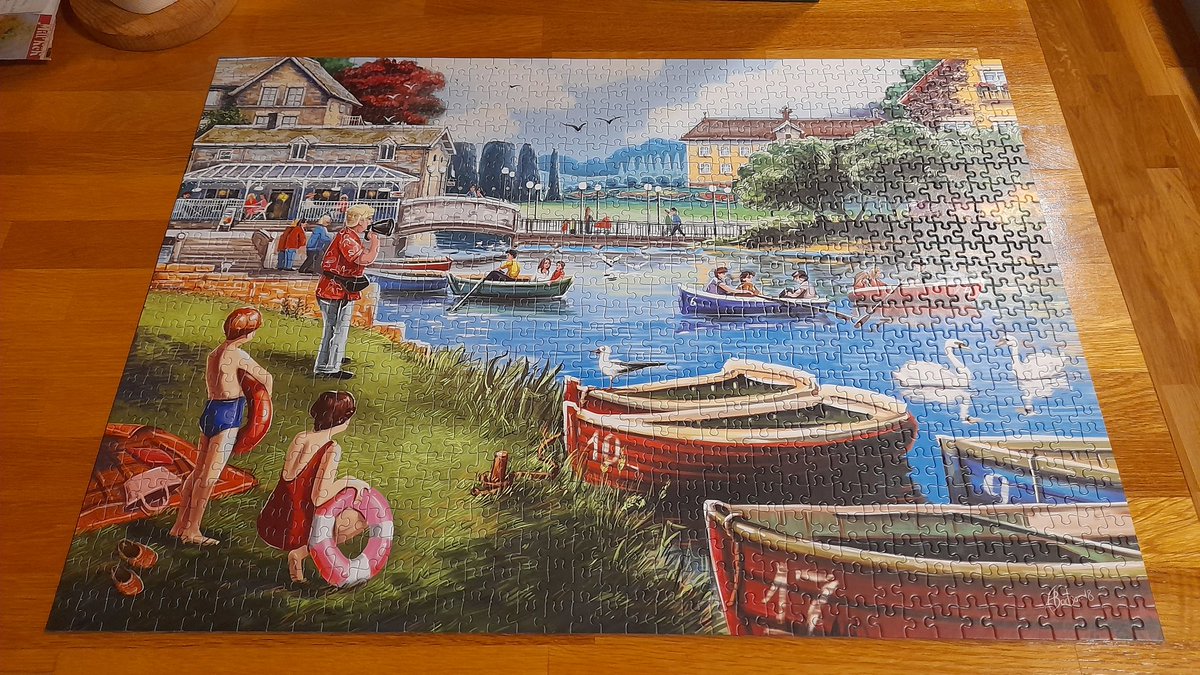 SwedishGamester's tweet image. Mom and I finished the 1000 pieces #puzzle this #weekend! 🙌
It only took us like a #month or so! 😅
