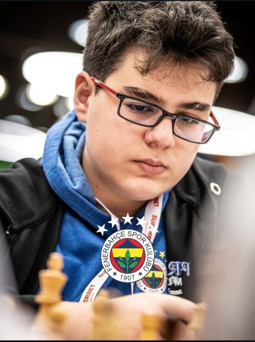 “Yağız, dünyanın bugüne kadar gördüğü en iyi 14 yaşındaki oyuncu. Gelecekte adını çok duyacağız.” 
Fenerbahçeliler Seninle gurur duyuyor.”

Sevincini bile “tecavüz etmekle” eşdeğer tutan naftalin kokulu abilerin senden ders alsın …