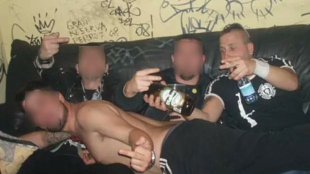 Pipa_Pocha's tweet photo. @Burgos_CF Desde @Burgos_CF se sigue protegiendo a radicales de extrema izquierda, vinculados a grupos ultras del Burgos CF como Resaca Castellana y Mancebos del que formaba parte el asesino de Sergio Delgado y su abogado, José Luis Novoa y Guillermo de la Fuente respectivamente. https://t.co/Qre5JqkeIF