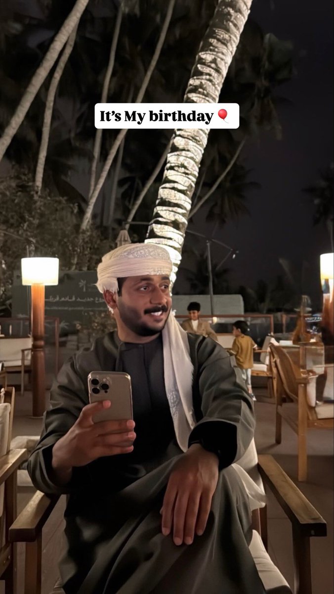 Hi7t10's tweet photo. تمنّوا لي عام سعيد 🎈 https://t.co/GAy9jcFEo4