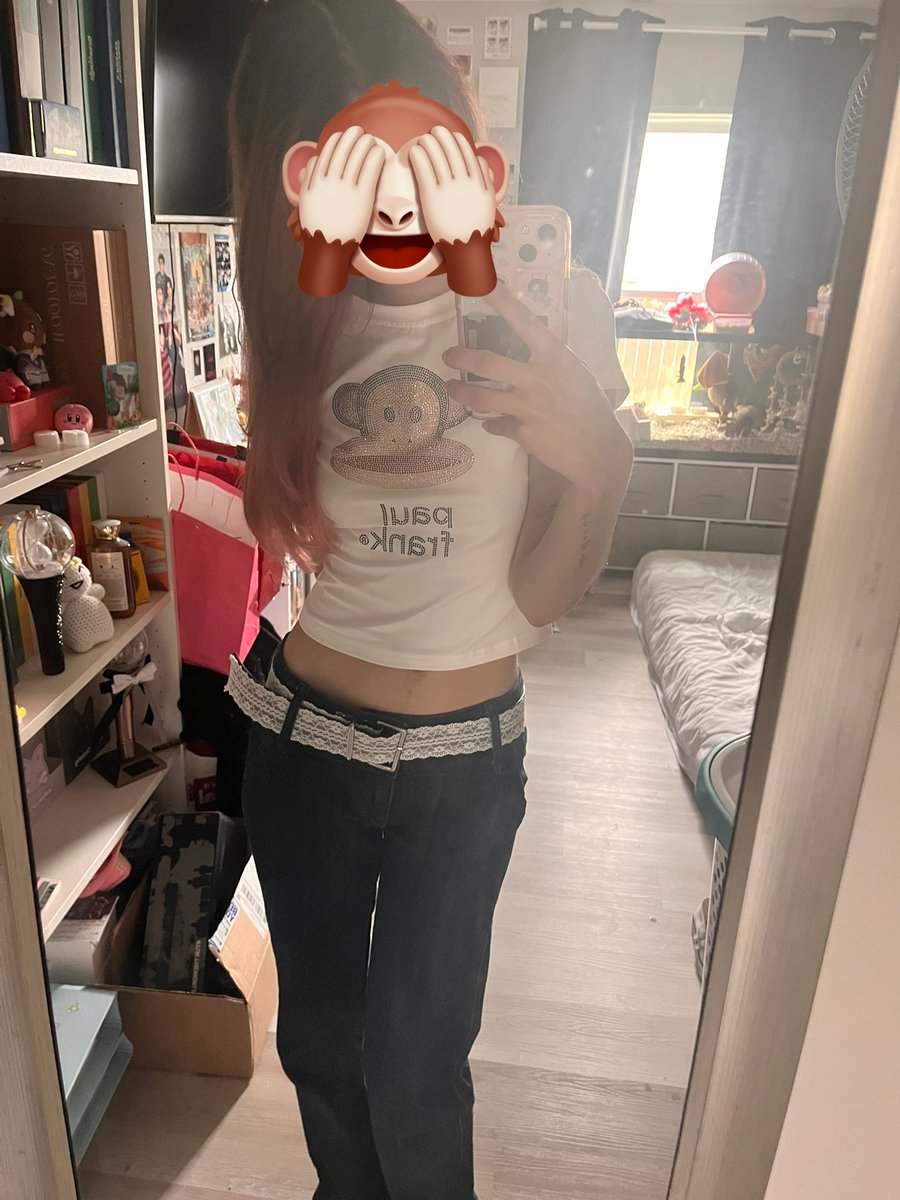 when i first got these pants they used to be so so tight on me and now i can't even wear them without a belt cuz they're so big on me 😻😻😻