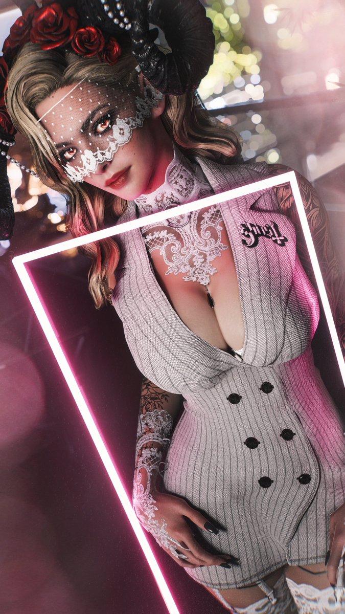 xTriangulum tweet media