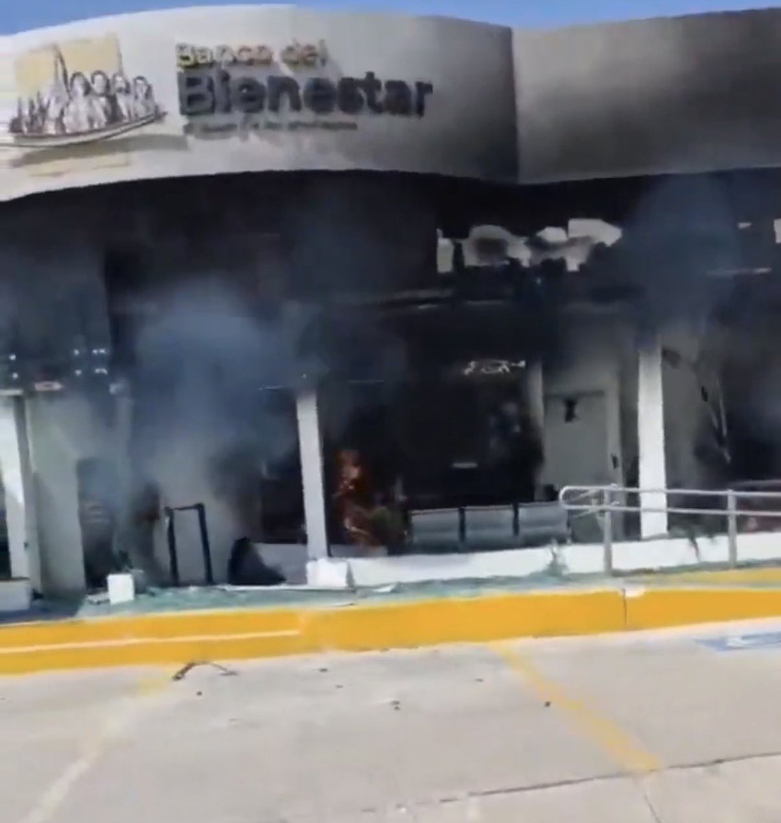 Denise Ramos 👠 tweet media