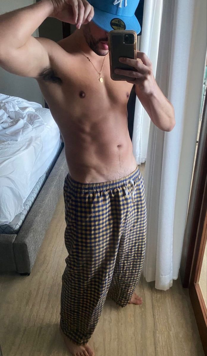 cagnastfu's tweet photo. this is the hottest a man has ever looked https://t.co/amQ0cjm1uB
