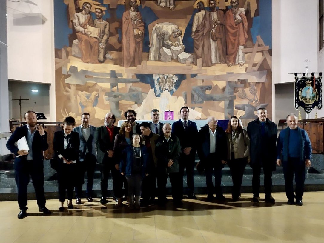 LeonAyto's tweet photo. La Real Hermandad de Jesús Divino Obrero @RHJDOLeon de #LeónEsp ha celebrado hoy su VII Concierto Benéfico ‘Sones de Cuaresma’,  en la iglesia de Jesús Divino Obrero, al que ha asistido el concejal de Participación Ciudadana, Álvaro Pola; concierto a favor de Amidown -Down León. https://t.co/arFCPPoKvg