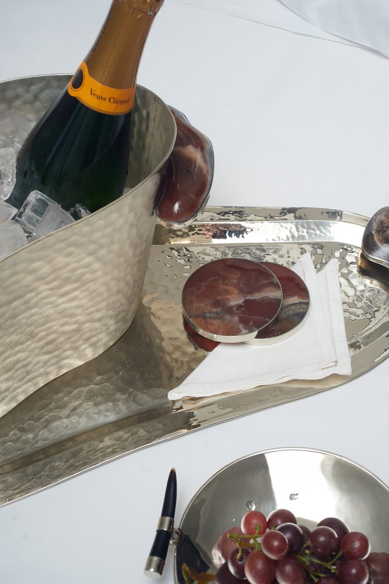 airedelsurstore's tweet image. Lacar Collection 
Handcrafted in Argentina, where tradition, material and time converge.

An AIREDELSUR experience shaped by artisans, not by machines.

#airedelsur #airedelsurstore #airedelsurstudio