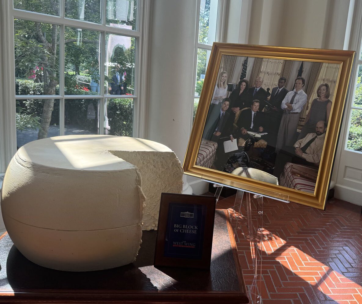 no context the west wing tweet media