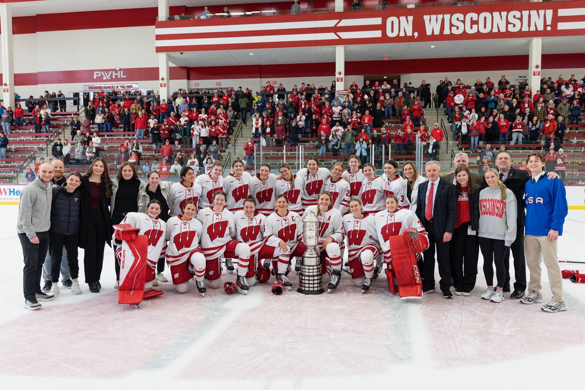 Wisconsin Hockey tweet media