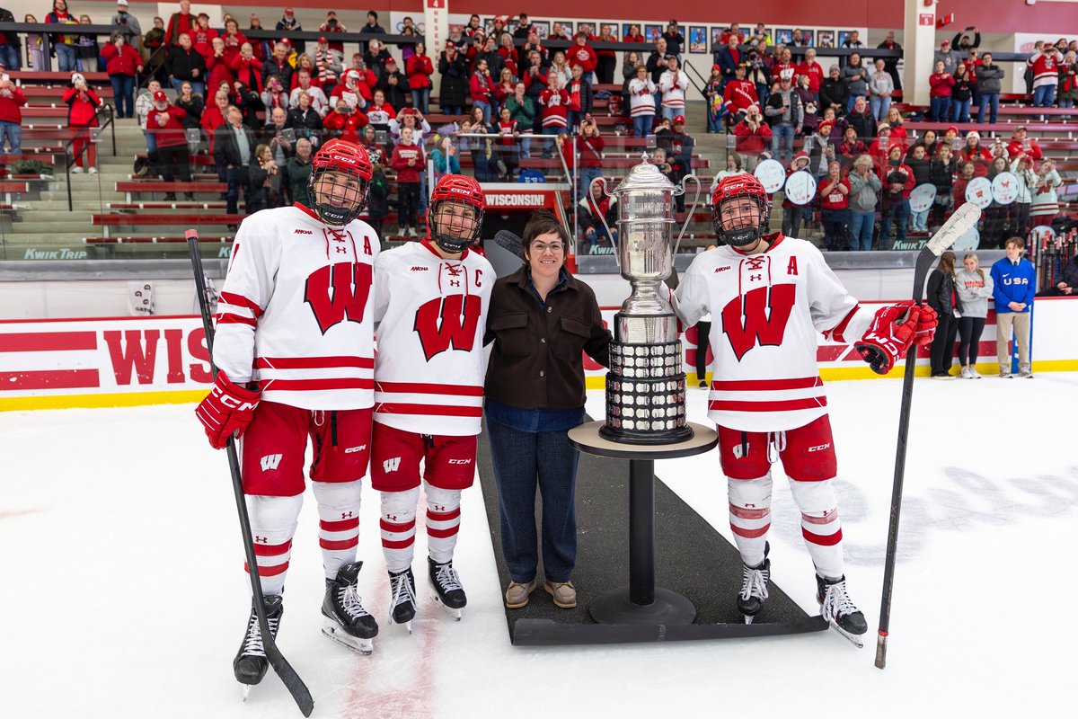 Wisconsin Hockey tweet media