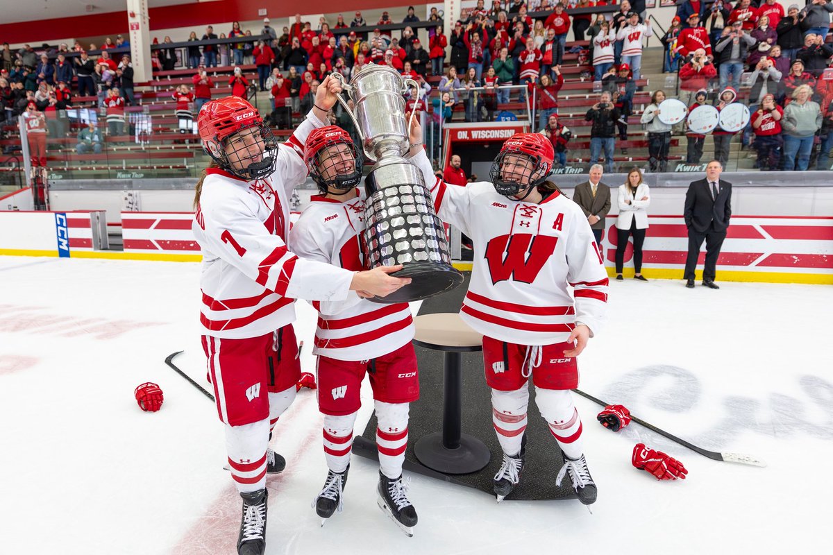 Wisconsin Hockey tweet media