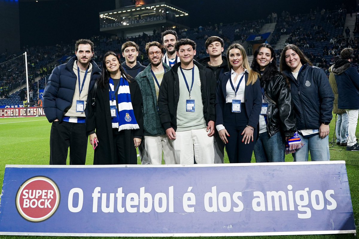 FCPorto's tweet photo. Vencedores do Passatempo #SuperExperiência 🍻

@SuperBock #FCPRAFC https://t.co/u0hIrbbh0P