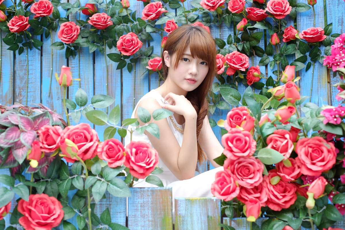 EmilVestergaard's tweet image. Centralized platforms can provide better infrastructure for large-scale adoption.