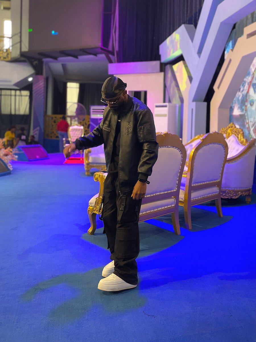Nobody : Members of the media team, make sure you’re putting on black.
Me :  say no more 😁😁😁

Happy Sunday!