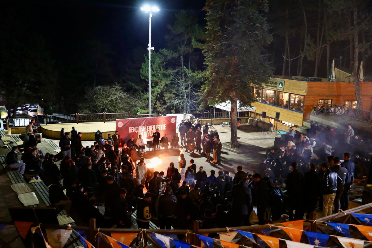 Gençliğin Enerjisiyle Bir Kıvılcım 🔥

Kızılcahamam’da, Milletvekilimiz <a href="/kurtcancelebi/">Kurtcan Çelebi</a> ile açık havada bir araya geldik.

Soğuk vardı…
Ama gençliğin ateşi daha güçlüydü.

Sorduk, konuştuk, hayal kurduk.
Bir kıvılcım yaktık.
Şimdi o ateş daha da büyüyor. 🔥