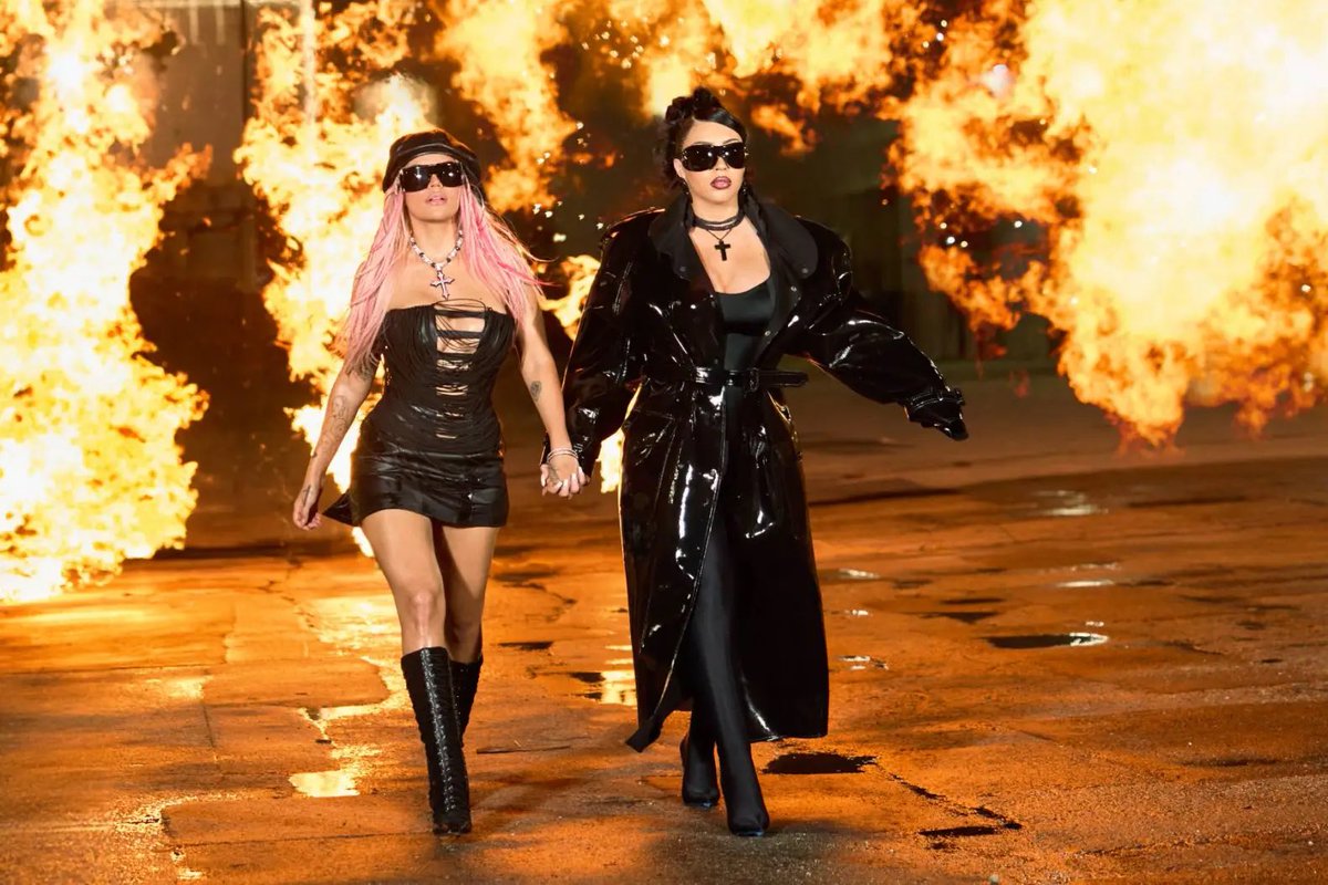 Kali uchis llegando a Guadalajara a parar con el escándalo que hay