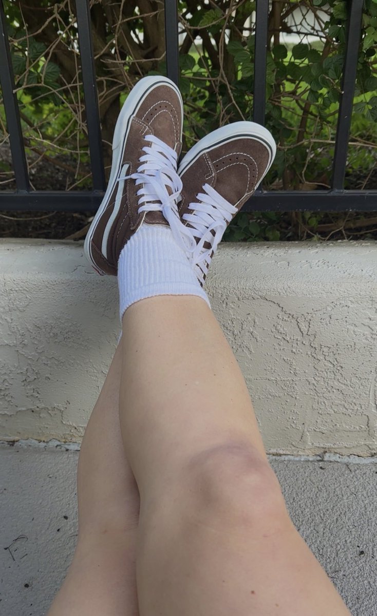 MissET_Blue's tweet photo. Brown is a vibe
#vans #hightopvans #smallfeet #footfetish #vansfetish #sneakers https://t.co/A34dDJcjgv