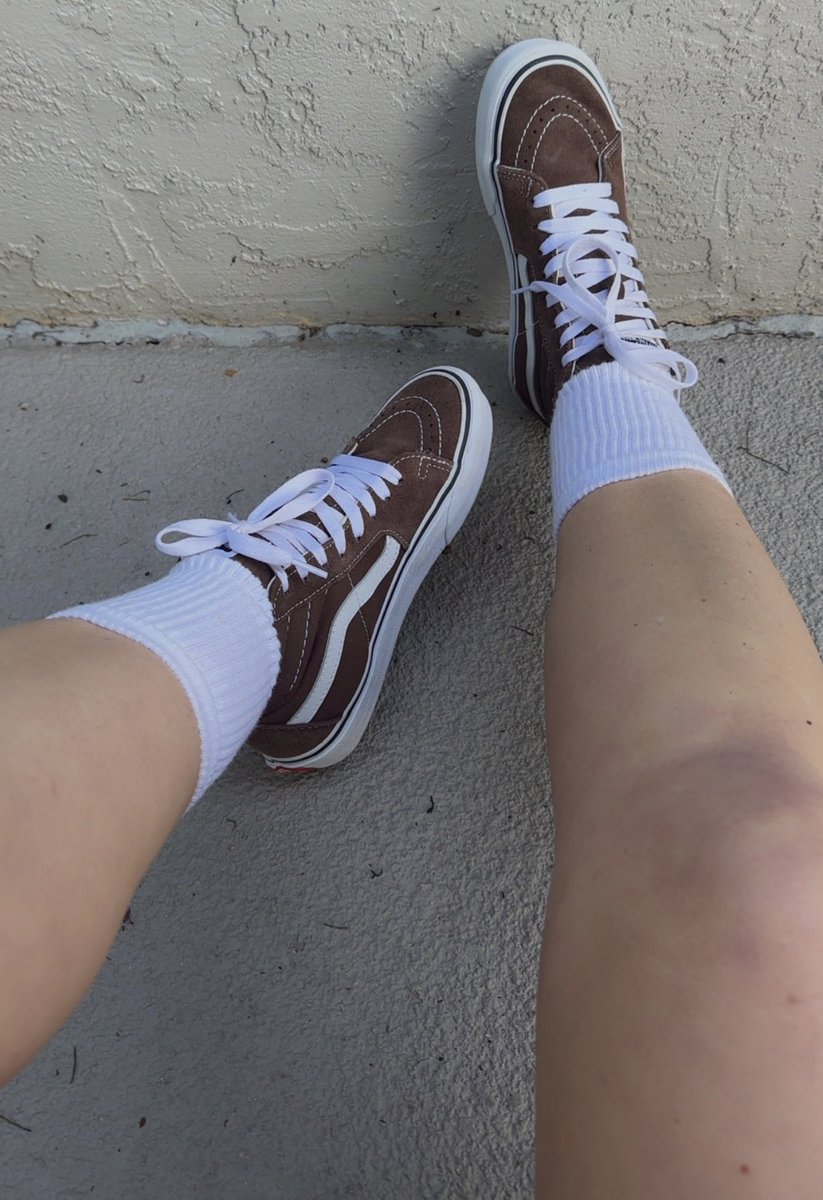 MissET_Blue's tweet photo. Brown is a vibe
#vans #hightopvans #smallfeet #footfetish #vansfetish #sneakers https://t.co/A34dDJcjgv