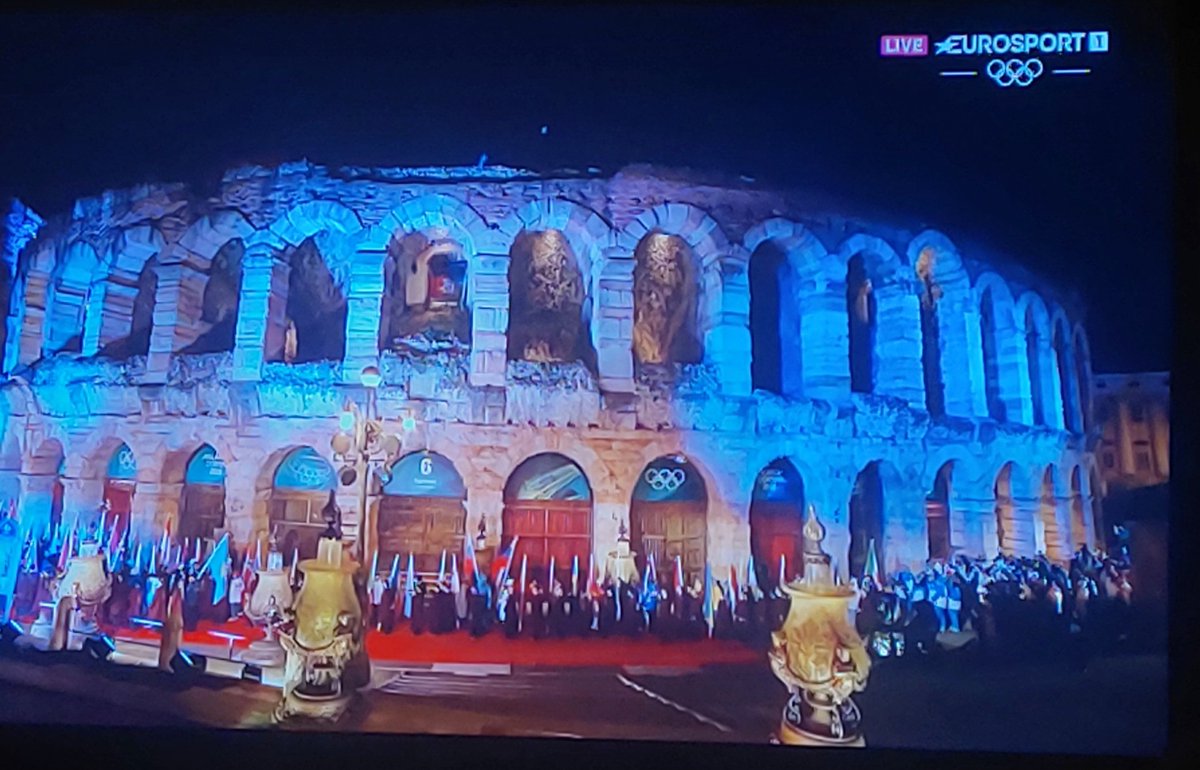 6-22 Şubat 2026 tarihlerinde Italya'da 16 disiplin ve 116 madalya etkinliğinde, 92 ülkeden yaklaşık 2900 sporcunun mücadele ettiği Kış olimpiyatları sona erdi.
Dikkatimi çeken yeni kategoriler, Olimpiyat tarihine geçenler, favori isimlerin hayal kırıklıkları, sürpriz