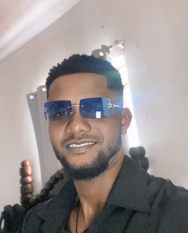 Mr. Simon tweet media