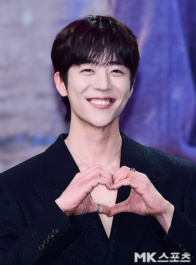 kdrmabuddy's tweet photo. Bu diziyi bekliyordum ama biraz bölüm biriksin öyle başlayacağım. Çift çok tatlı duruyor, yakıştırdım ben onları. Lee Sung Kyung ve Chae Jong Hyeop zaten çok sevdiğim oyuncular 🤍

#LeeSungKyung #ChaeJongHyeop #InYourRadiantSeason https://t.co/bg4ULenw6t