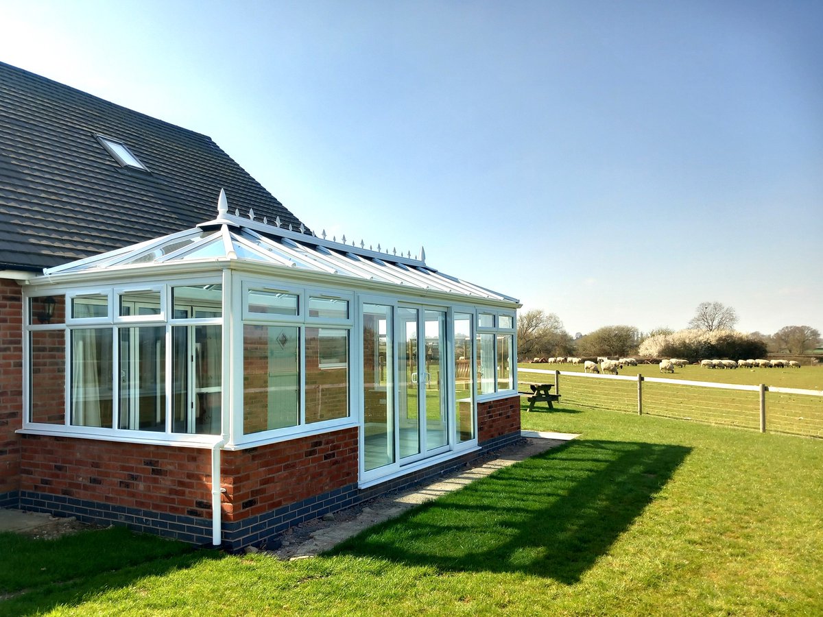 Warwick Glass tweet media