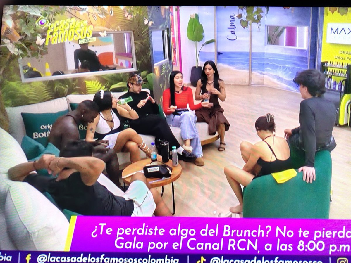Los que más hacen.
Los que tienen el rating.
Los que saben jugar.
Los que saben pelear.
Los que saben cómo moverse.
Los que se creen la monda.

Los locos somos nosotros que vemos cosas que no son.

LOS ODIO 😬😬

#LaCasaDeLosFamososCol3
#LaCasaDeLosFamososCol
#LCDLFCOL #LCDLFCOL3