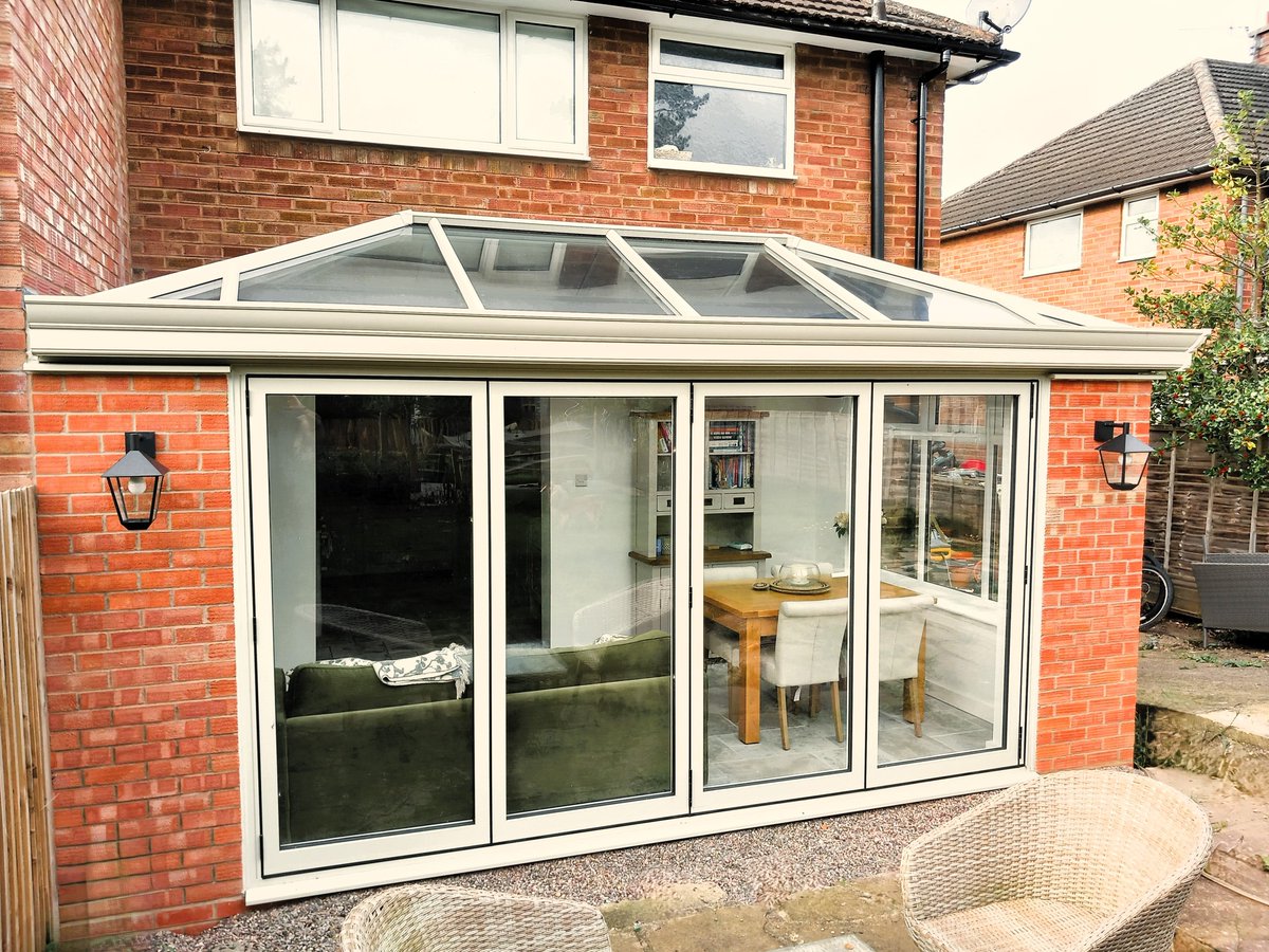 Warwick Glass tweet media